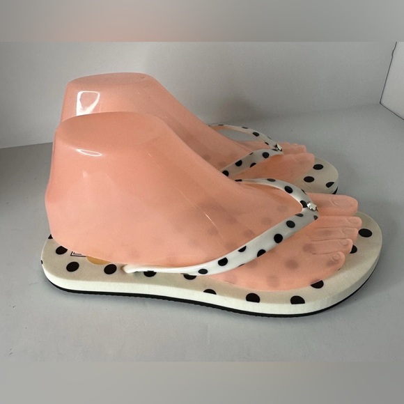 SOLD! Kate spade NY Fiji poka dot Sandals size 7B - Picture 2 of 7